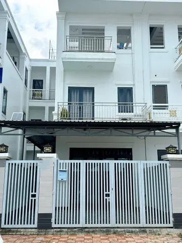 Cho thuê nhà 1 trệt 2 lầu khu đô thị Hưng Phú 12 triệu