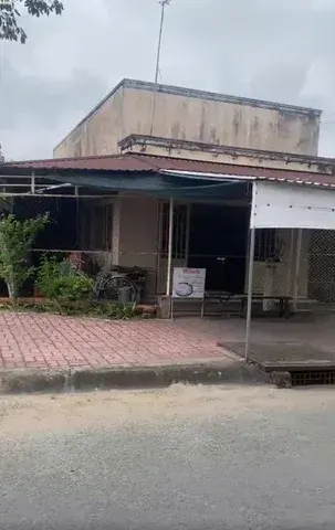 Bán nhà căn góc 2 mặt tiền 131m² full thổ cư ngang 6m giá 1.6 tỷ mặt tiền KDC Trường An nay là Phường Long Châu