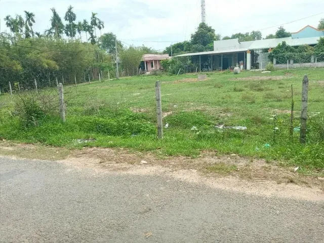 Kẹt tiền bán gấp 700M2 đất gần chợ, KCN dân cư đông tiện xây trọ giá 485TR/nền