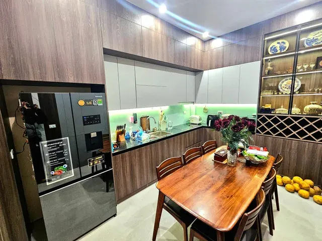 Hoàng văn thái – ô tô 7 chỗ vào nhà – phố vip – nở hậu -DT 40m - 4 tầng - giá 14,8 tỷ
