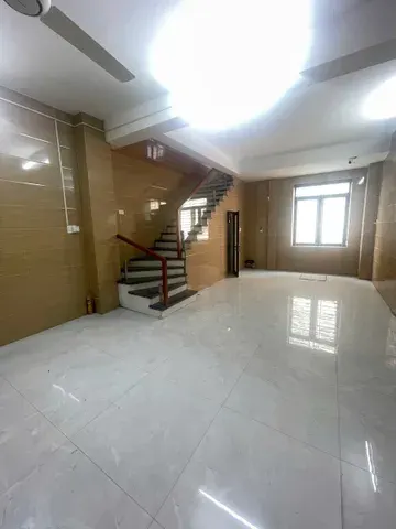 Bán nhà 4 tầng trung tâm cao xanh,gần chợ sato,oto đỗ cửa