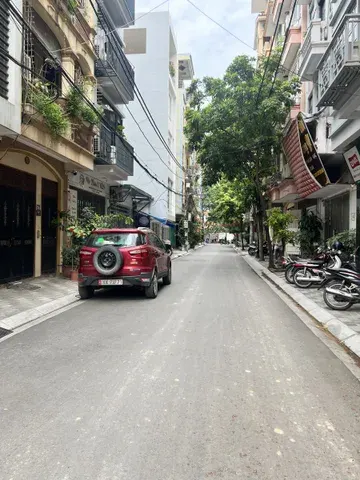 Võng thị dân xây chắc chắn thoáng trước sau các phòng nhiều ánh sáng - gần hồ tây 30 mét ra ô tô tránh - nhỉnh 15 tỷ - DT 70 M - giá đầu tư - có ô ghờ thang máy - vị trí không quy hoạch - ngõ rộng ba gác tránh - phù hợp để ở hoặc cải tạo toà nhà dòn