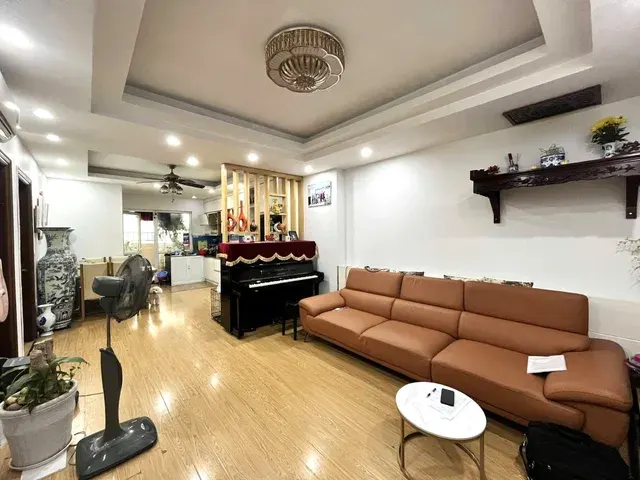 Bán căn hộ 3 ngủ tại Toà Vinaconex 7 HỒ TÙNG MẬU. Tầng đẹp, nhà đẹp. Giá hợp lý.