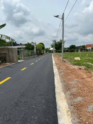 090••••86.kẹt tiền bán gấp 4 lô đất 225M2 ngay MT chợ, sát cụm KCN tiện xây trọ giá 545TR
