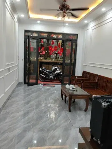 Cho thuê nhà ngõ Pháo Đài Láng, Đống Đa 35M x 6T THANG MÁY, FULL ĐỒ giá 16.5tr