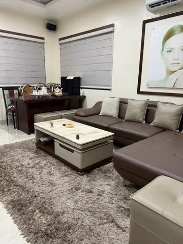Ngõ Hà Kế Tấn cho thuê cả sàn 130m2, 3 ngủ, 3wc, 1p khách, sân phơi, thang máy, nội thất đầy đủ, 16tr/tháng