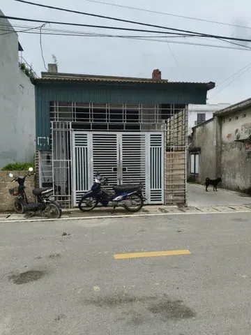bán căn nhà cấp 4 mặt đường thôn đông lâm động cách 203 hơn trăm m. L/h:076••••90 e Thúy