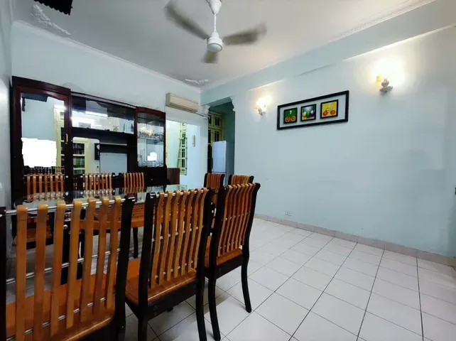 Cho thuê căn hộ tập thể giảng võ, núi trúc, ba đình, ô tô đỗ, 2 ngủ - 8TR