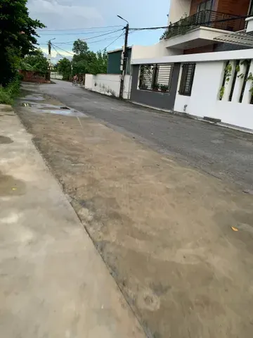 2 lô Thiên hương sát nhau vị trí ngay gần khu công nghiệp Dày Da.L/h:076••••90 e Thúy Đi vài phút tới chợ Mua để ở, xây nhà kinh doanh, hay nhà trọ rất vui hợp lý Ngang hơn 5m Dt: 51m