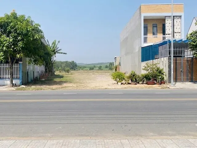 Bán đất biển thịnh long, nằm trong khu dân cư hiện hữu, đường trục chính sát biển, KD, ở, xây KS, NN