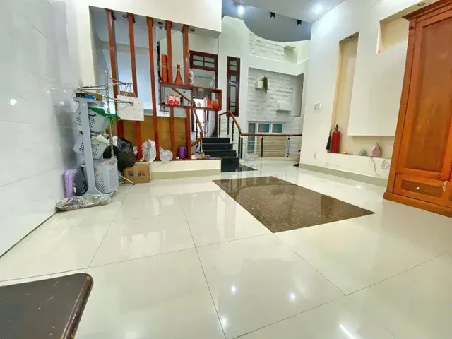 Nhà 3 tầng gần biển – hạ thêm 300 triệu, chỉ bán trong tuần dòng tiền 300 triệu – chỉ 5 tỷ XX