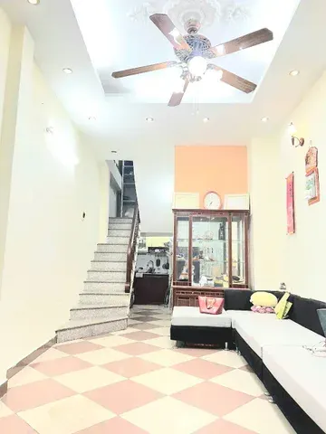 Cho thuê Nhà Ngõ 290 Kim Mã 35M² 5 Tầng 3 Ngủ - Full Nội Thất - Giá Thuê 13tr