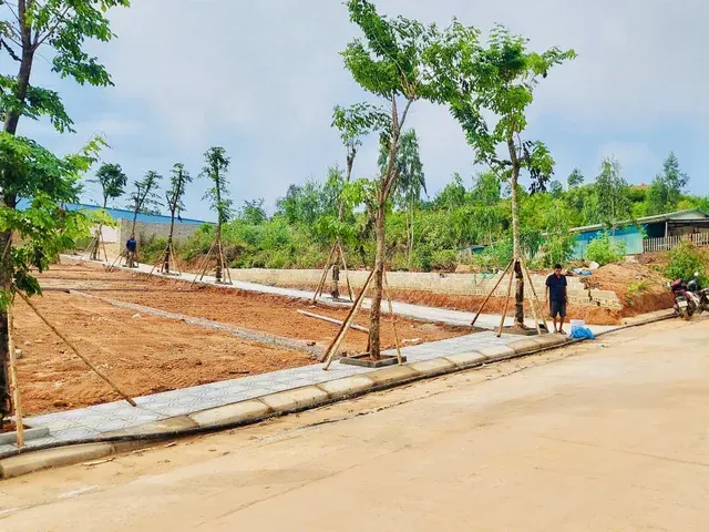 Đất mặt tiền QL18, full thổ cư sát dự án hạ long xanh giá chỉ bằng 30%