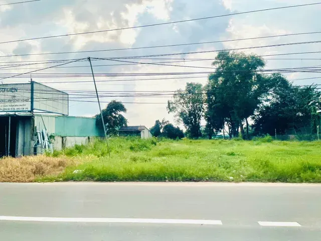 Bán Đất 1000m2 có sẵn 300 m2 thổ cư giá 6 tỷ tại Thị trấn Trần Đề Huyện Trần Đề Sóc Trăng