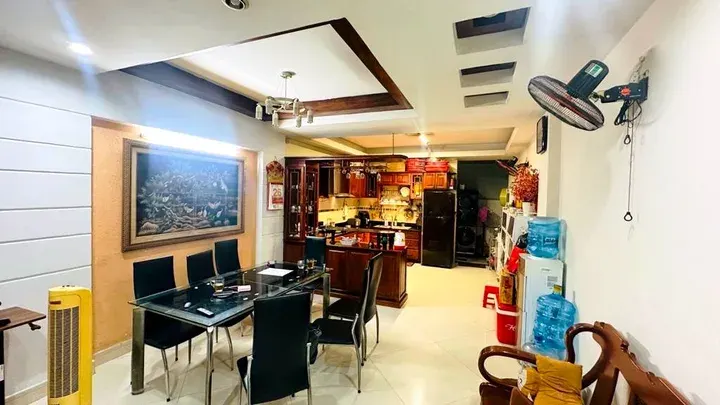 Bán nhà võ văn kiệt-HXH-DT 65M²-3PN-giá chỉ 4,2 tỷ
