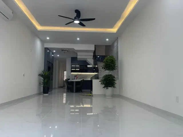 Siêu phẩm 3 tầng – nhà mới đẹp ở ngay – 500m ra biển sơn trà