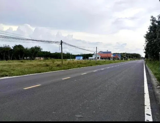 Tôi cần bán gấp lô đất MT nhựa 5X44M=240M2, thổ cư gần chợ, KCN giá 545TR