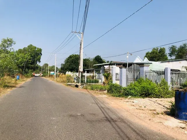 Cần tiền bán gấp 10X50M=500M2, đất MT nhựa gần chợ, KCN tiện xây trọ giá 545TR