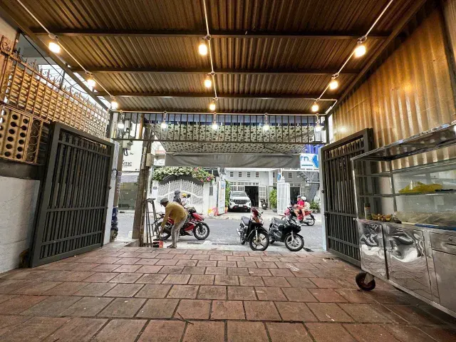 Bán Nhà riêng 78m2 có sẵn 78 m2 thổ cư giá 15.3 tỷ tại Đường Mạc Đĩnh Chi - Chọn - Phường Nha Trang Khánh Hòa