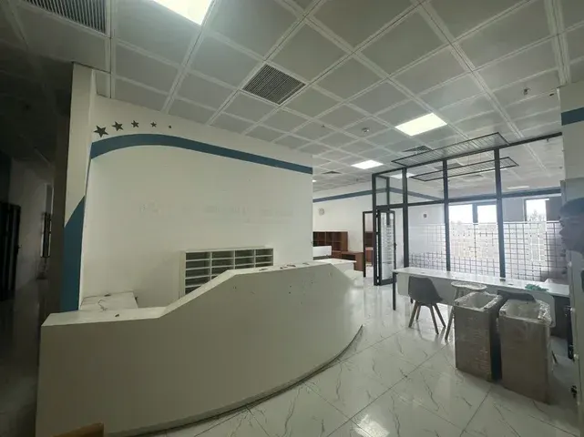 Cho thuê văn phòng tại tòa luxury park view với DT 300M2 có chia nhỏ giá 250K/M2 LH ngay 098••••53