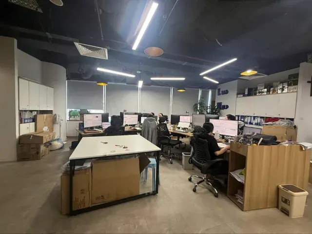 Cho thuê văn phòng hạng a 800m2 tại iph xuân thủy, vị trí đẹp free nội thất LH ngay 098••••53