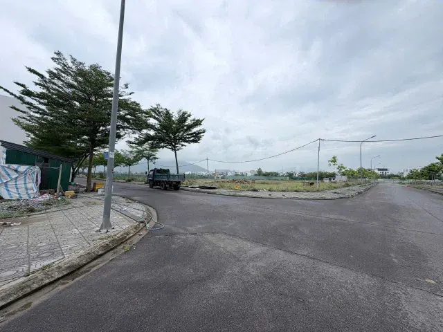 Bán Đất 182.2m2 có sẵn 182.2 m2 thổ cư giá 13.67 tỷ tại Đường T9 Phường Phước Long Thành phố Nha Trang Khánh Hòa