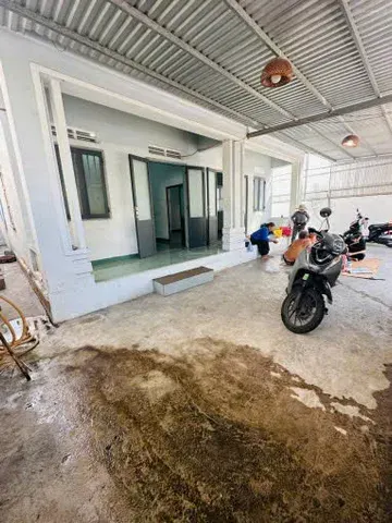 Cho thuê nhà nguyên căn Mặt tiền củ chi - vĩnh hải cũ ( mặt tiền đắc địa) ngay biển. Dt 220m2. Giá 28tr/tháng
