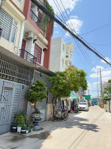 Hẻm xe hơi trương thị hoa – ngang 5 - 4 lầu - nhỉnh 5Đ