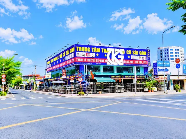 Cho Thuê Nhà GÓC 2MT: 615 Nguyễn Hữu Thọ + Nguyễn Văn Linh - Quận 7 - 15x25m, 2 tầng