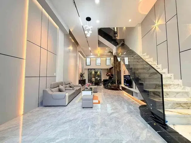 Bán nhà riêng nhà mới đẹp mặt tiền kinh doanh - trung tâm dĩ an TP HCM – full nội thất cao cấp - sổ hồng hoàn công.MTKD ngô văn sở