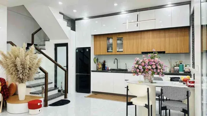 Bán nhà tuyến 2 Tôn Đức Thắng - Lô góc - Ngay ngã tư an dương - Giá 3,35 tỷ.