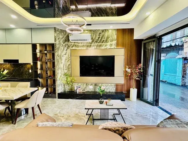 Hiếm có nhà mặt tiền Nguyễn Khuyến, P.12, Bình Thạnh, 6.4x8.5m, Cấp 4, chỉ 9.95 tỷ