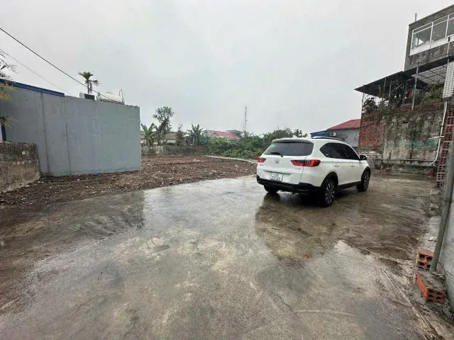 cắt lỗ 78m giá 1.38 tỷ tại Thiên Hương ngõ ô tô 24 chỗ. Sau 1 nhà mặt đường.l/h:076••••90 e Thúy