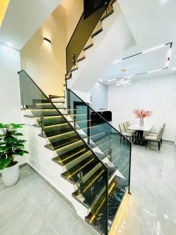 Bán nhà Hồ Sen - Mặt ngõ kinh doanh - Sát mặt đường - Giá 4,2 tỷ