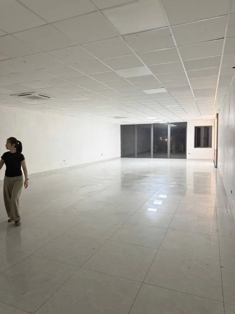 Cho thuê căn nhà mặt phốthanh bình, tp hải dương, tổng 300m2, tầng 2 và 3 giá tốt