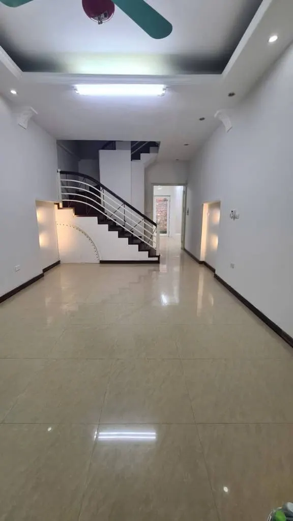 Cho thuê nhà liền kề khu đô thị định công, diện tích 80m2 x 4 tầng, ngo oto, giá 20 triệu/tháng