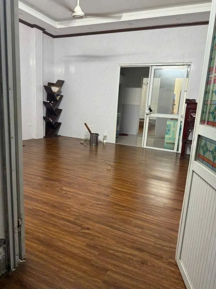 Cho thuê nhà ngõ 56 lê quang đạo, phú đô từ liêm, 90m2 2 ngủ có chỗ đỗ ô tô, giá 7.5tr/tháng