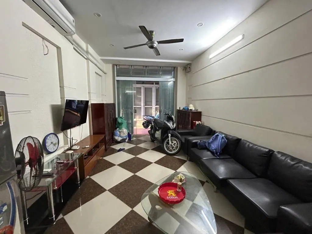 Cần cho thuê nhà đường bưởi, ba đình, mới đẹp, full đồ 35m x 5t giá 15 triệu
