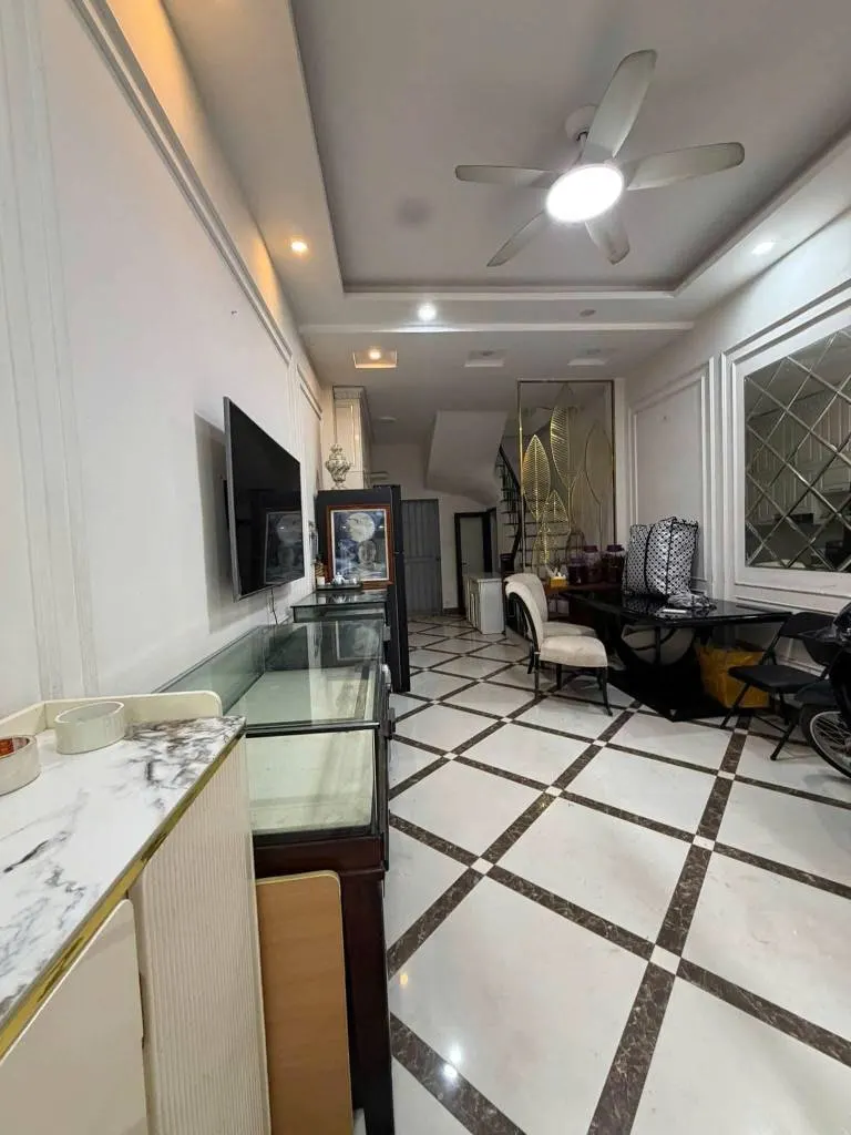 Cho thuê nhà ngõ ô tô 156 hồng mai, bạch mai hai bà trưng, 60m x 5 tầng full đồ, giá 15 triệu
