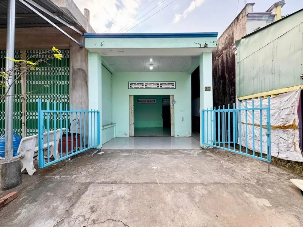 Bán nhà long an, khu phố 1, huyện tân thạnh, 2pn, 110m2, giá rẻ chỉ 1 tỷ 1