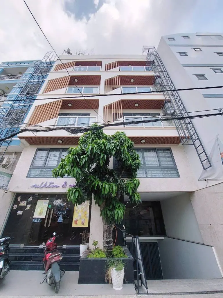Bán chdv nguyễn thái sơn, 7 tầng hxt, hầm 141m2, dòng tiền 200tr/tháng