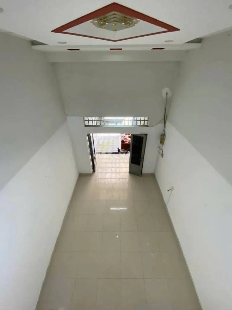 Bán nhà sát trung tâm hành chính quận 2, 107m², xe hơi vào nhà, giá 8,2 tỷ