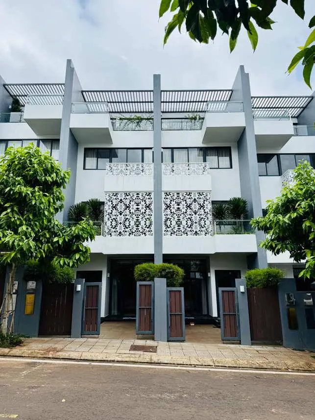 Bán nhà phố kđt thành phố cà phê, buôn ma thuột, diện tích 100m², 4 tầng, 5pn, giá 8,6 tỷ