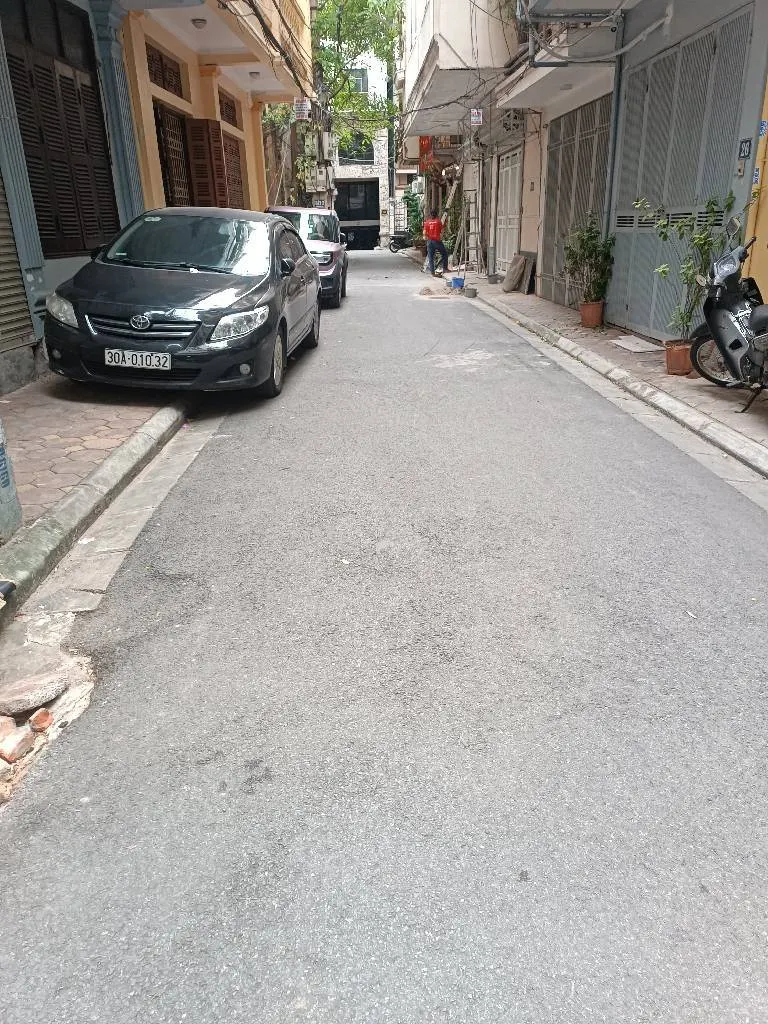 Bán nhà thái hà, phân lô vỉa hè ô tô tránh, vuông vắn ở ngay, 35m2, giá chào 15,3 tỷ