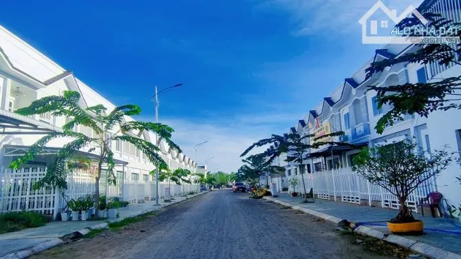 2 căn liền kề 1 trệt 1 lầu KĐT p4, Trà Vinh giá 800tr