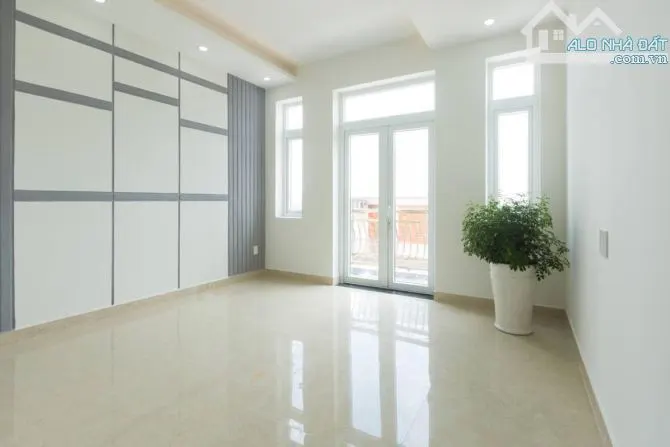 Bán nhà mặt tiền đường Nại Hiên Đông 11, Nại Hiên Đông, Sơn Trà, dt 118m2, giá chỉ 7,7 Tỷ
