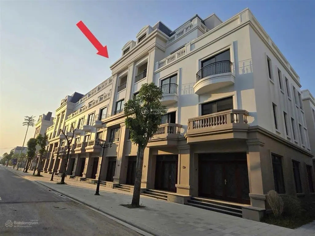 Bán gấp căn 75m2 dãy tc3 phố đi bộ vinhomes móng cái 5 tỷ dòng tiền 25tr/tháng thương lượng