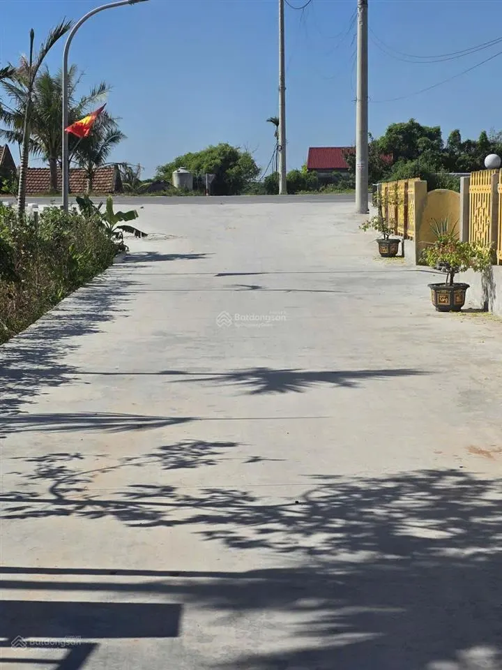 0975 897 *** bán lô đất mặt biển, mặt tiền 8m diện tích 251m2, đối diện khu homestay chỉ 14 triệu/m2