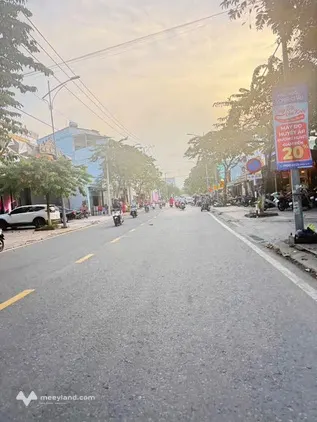 Nhà mặt tiền Nguyễn Văn Thiệt, Vĩnh Long, diện tích khủng, giá mềm