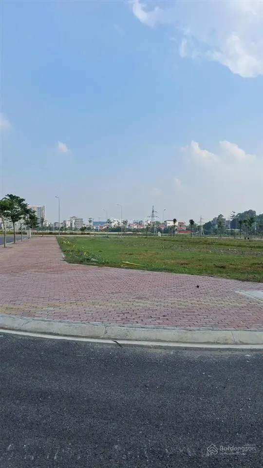 Cần bán đất đường tỉnh 295b khu vực quang châu, bắc giang, dt 90m, pl, ô tô